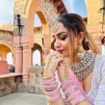 Tridha Choudhury Instagram - 20th Feb, 2023 🌸 HMU @roopangi_vakharia 🌸 #bridetribe #indianbrides #indianweddings #indianweddingbuzz #behindthescenesphotoshoot