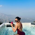 Tridha Choudhury Instagram – Feeling berry powerful 🍓

#therapywithtridha #travelwithtridha #smoothieoftheday #breakfastsmoothie #breakfastclub #hottubsofinstagram #hottubtime