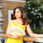 Tridha Choudhury Instagram – A man with a hustle needs a woman with a vision not a lil girl who likes to party 🌻

#mondaymindset #mondaymantra #powercouple #leadershipdevelopment #visionboard #therapywithtridha