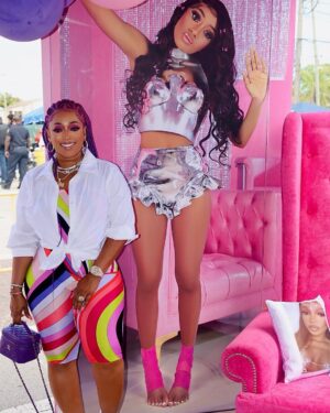 Trina Instagram - Let it end 🩷Let it change 🩷Let it hurt 🩷Let it heal 🩷💜💫✨