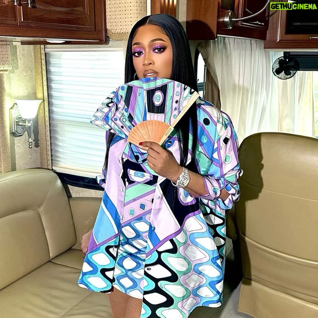 Trina Instagram - The more you love yourself you’ll detach from the things that don’t love you 💜