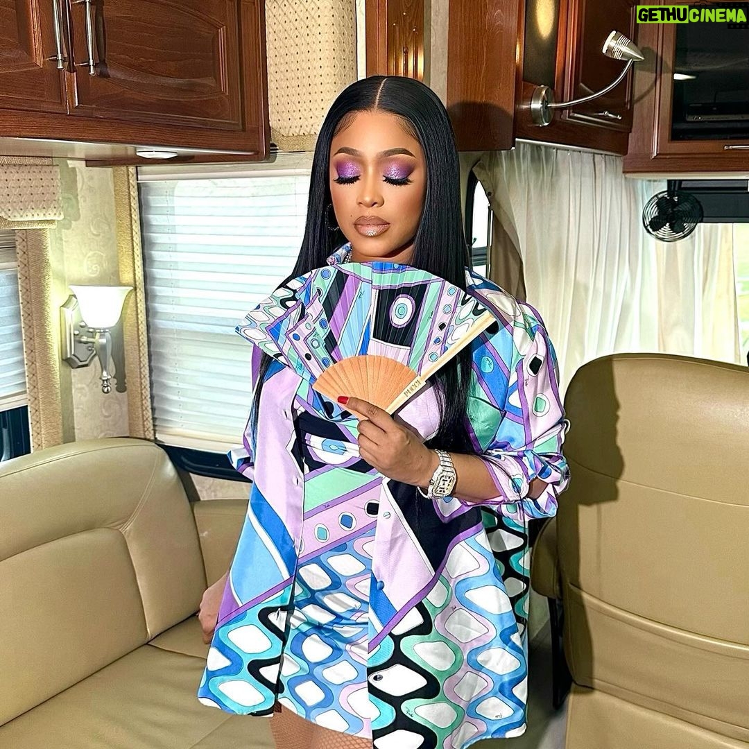 Trina Instagram - The more you love yourself you’ll detach from the things that don’t love you 💜