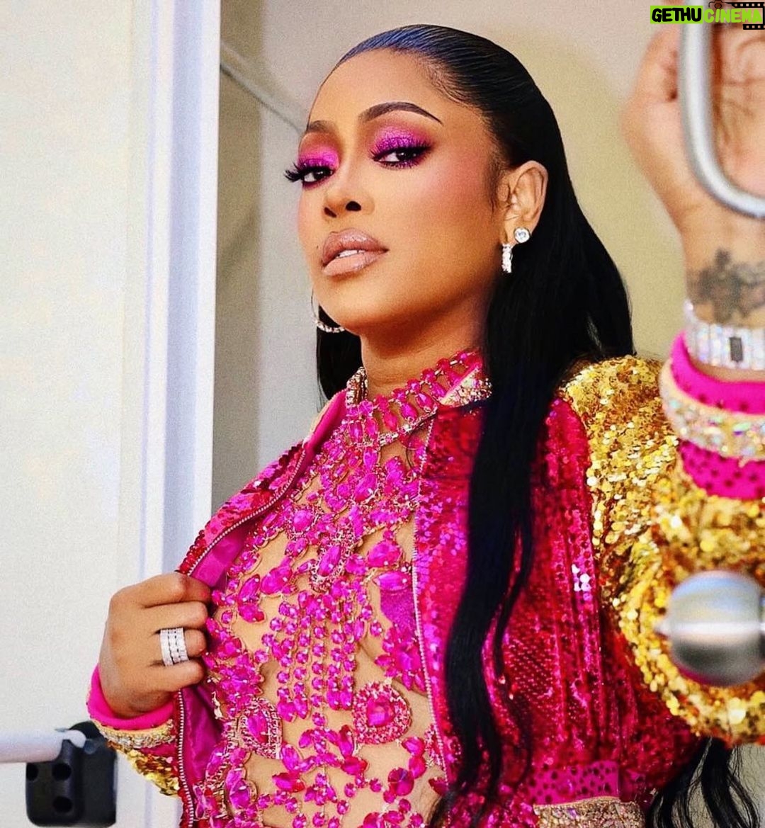 Trina Instagram - Mastering Detachment without confrontation and drama is pure skill 🩷