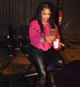 Trina Instagram - Textationship: a person that text you all the time but never makes an effort to see you 😮‍💨