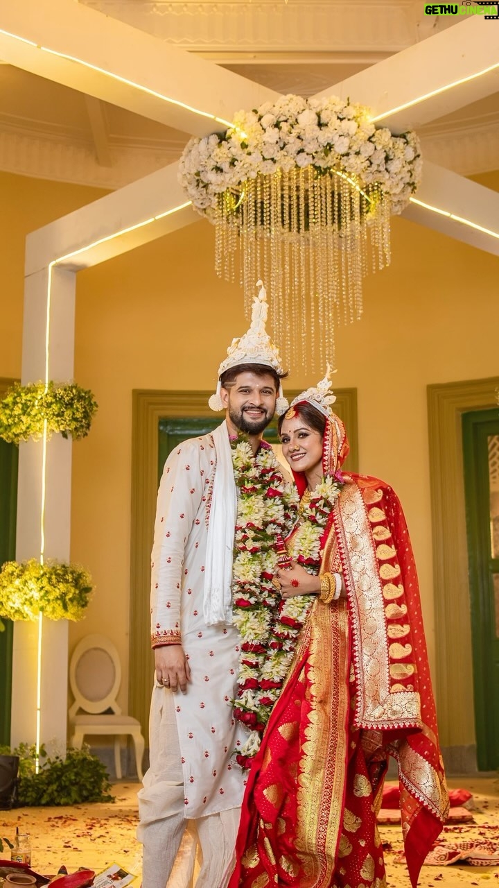 Trina Saha - 124.5K Likes - 3yrs without killing each other 😜😜
@neel_bhattacharya love you for everything ♥️
🎥 @sayantan_dutta_photography
👗 @neelsaha_styled_by_blue @label_tanmay_biswas
💄 @brushofpritam