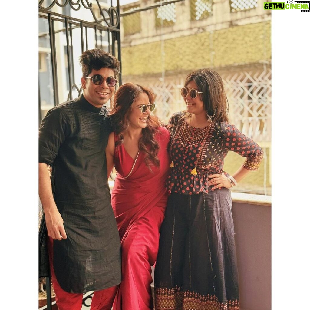 Trina Saha Instagram - Swarasati pujo 2024 it was!!! ♥️♥️😇😇 @jisshuujjalsenguptaproductions #pujo#bengalipujo #ethnic #panjabi #festive #insta #instagood #instalike #fresh Kolkata