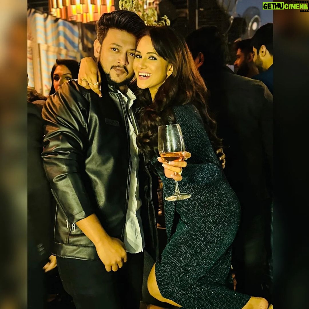 Trina Saha Instagram - Cheers to the CONSTANT ,🥂🍾🍾🥂 with the same MENTAL disorder of being Sentimental,😉😉 #withthesodagirl Onek onek bhalobasha, ❤️❤️