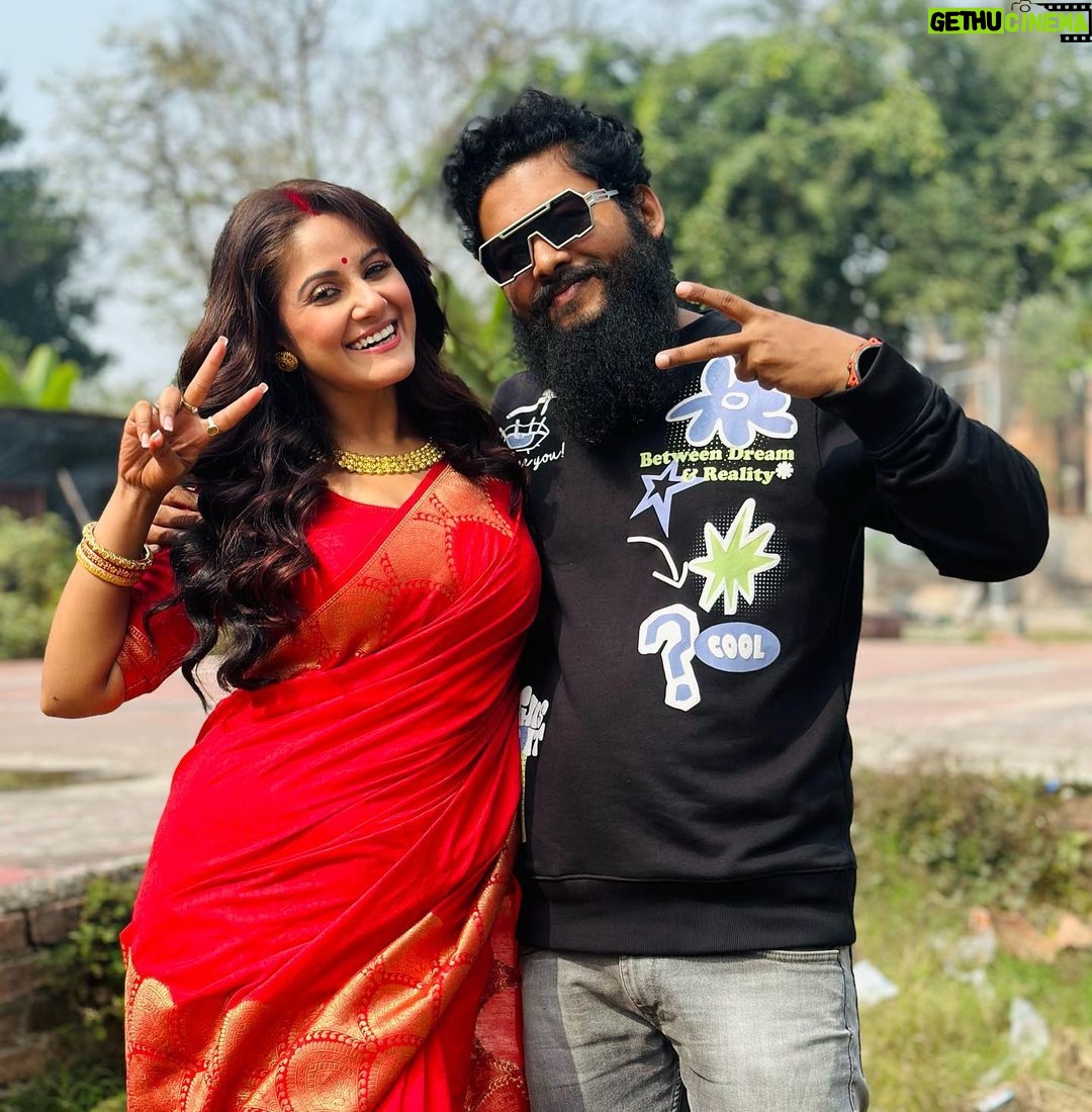 Trina Saha Instagram - Cheers to a new chapter! Happiest birthday to u Trina πππ»π« Enjoy everyday like todayπ₯°π€ #instadaily #instagram #instapost #birthdaygirl #cheers #birthdaypost #happyness #bonding #smile #fun #pictureoftheday Kolkata