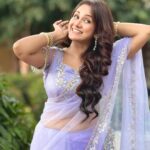 Trina Saha Instagram – Let’s begin the week with some dose of laughter 😍

👗 @label_tanmay_biswas 

📸 @dipankar_babai 

#trinsi #lba