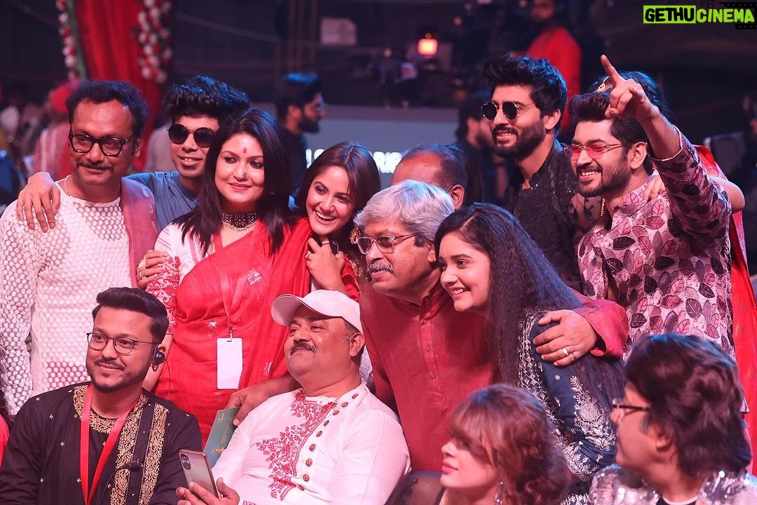 Trina Saha Instagram - বাংলার সবচেয়ে বড় বিয়েবাড়িতে আপনাকে আমন্ত্রণ। দেখা হবে আজ 10 মার্চ , রবিবার ঠিক সন্ধে ৬ টায়। আসলেই জানতে পারবেন বিয়েটা কার ! #বিয়েটাকার#BiyetaKar#StarJalsha #স্টারজলসা #starJalshaParivaarAward2024 #স্টারজলসাপরিবারঅ্যাওয়ার্ড2024 #SJPA2024