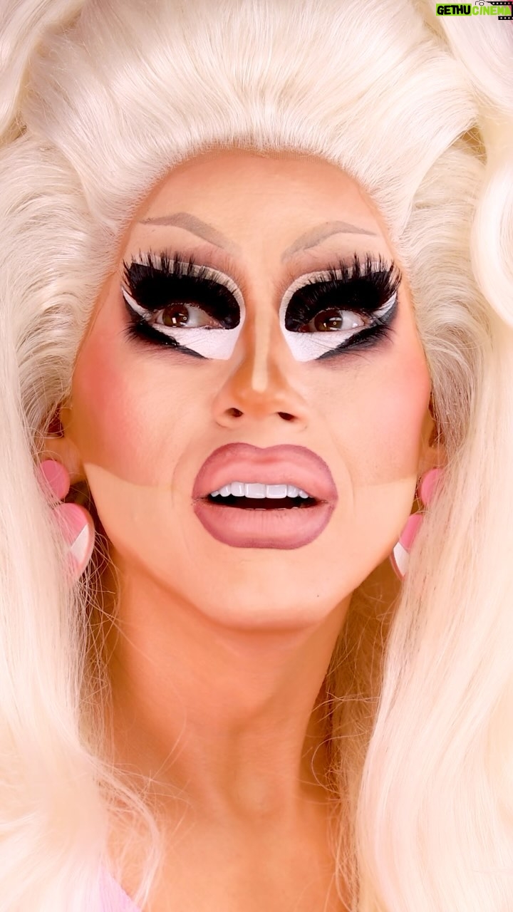 Trixie Mattel Instagram - The Easy Bake has returned and everything went perfectly! Go watch on YouTube!