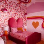 Trixie Mattel Instagram - 7 Rooms. 7 Themes. Which one is your favorite? Book your stay now at trixiemotel.com 💞 🦩 Pink Flamingo ❤️ Queen of Hearts 🛸 Atomic Bombshell 🌸 Flower Power 🐄 Yeehaw Cowgirl 🌴 Malibu Barbara 🍯 Oh Honeymoon 📸: @aprettycoolhoteltour Palm Springs, California