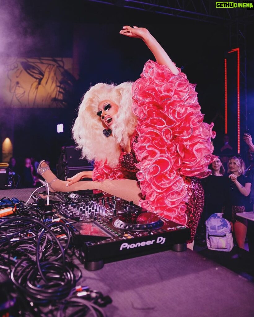 Trixie Mattel Instagram - my serving shift at the cunt factory. @dreamlandpride @kathysnapped