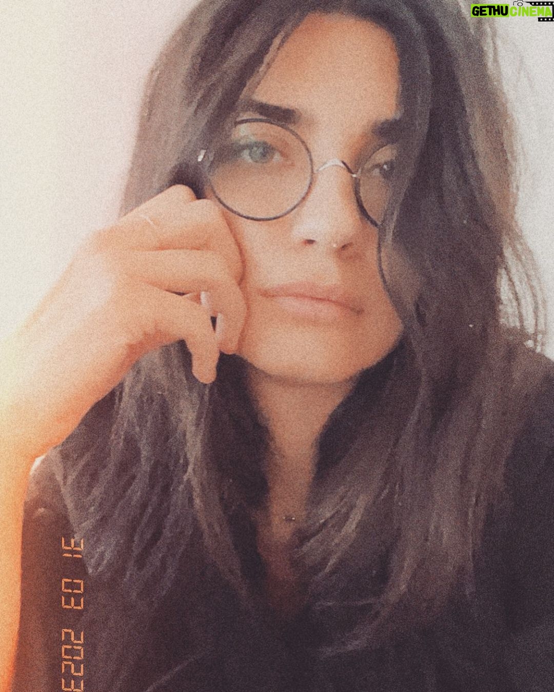 Tuba Büyüküstün Instagram - Everything is about “waiting” in these days.. passive actions through massive gaps. Hello,it is me.. for now..