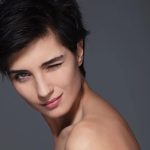 Tuba Büyüküstün Instagram - Hasret içindeyim.. Çok özledim kadın.. Sarılmayı özledim, gözgöze sohbet etmeyi özledim, yaratmayı özledim seninle.. ❣️ #Repost @mervehasmansalvatori ・・・ Kalpten dostluklarda, seneler herhangi bir rakkam almayi secmez onune.Yirmi seneye sigdiramadigini, iki dakikaya sigdirabilirsin mesela… Herseyinle kendin olabildigin bir dostluk!En onemlisi o iste. IYI KI 🤍@tubabustun.official ☀️ 📸&🎨: @mervehasmansalvatori