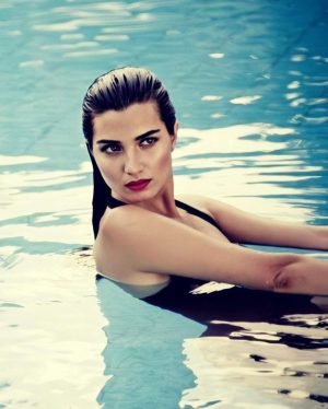 Tuba Büyüküstün Instagram - Was a shooting for @vogueturkiye .. ❣️ just one of those amazing works i had with you..✨💋