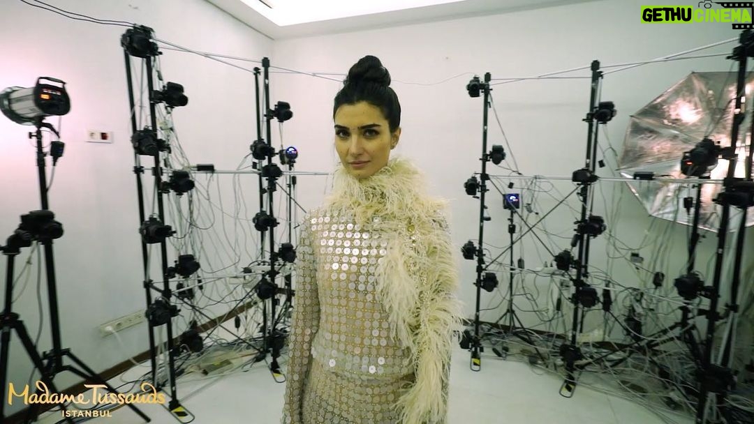 Tuba Büyüküstün Instagram - @mt_istanbul #madametussauds #madametussaudsistanbul #mtistanbul