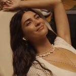 Tuba Büyüküstün Instagram - Here is our film for Megafon 𝗫 Apple Music So greatful to have worked with the best team✨ megafon @apple @applemusic @leokolos #Megafon #Apple #AppleMusic #CommercialFilm #Russia #reklam @buraksanuk @ibrahimzengin @hakankulturofficial