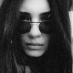 Tuba Büyüküstün Instagram - ✨ Hem tanıdık ,hem yepyeni bir yolculuk başlıyor. Çok sevgili eski partnerim Engin , canım senaristim , dostum Eylem, bu sektördeki ilk yıllarımda tanıştığım sevgili Emre, daha önce pek çok projeme ev sahipliği yapmış Star Tv ile tekrar çalışacak olmanın keyfiyle, yepyen bir karakterle sizinle buluşacak olmanın heyecanını birlikte yaşıyorum.. Hepimiz için açık havada derin bir nefes almak gibi bir deneyim olması dileğiyle.. Hoşbuldum.. 🖤 Yakında görüşmek üzere.. :) @o3medya @startv @eylemmmc #enginakyürek @emre.kabakusak #sefirinkızı