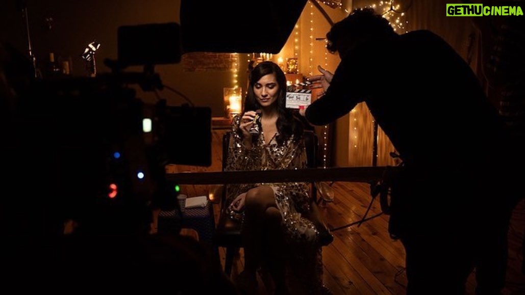Tuba Büyüküstün Instagram - #Repost @depofilm ❣️ ・・・ Starring: @tubabustun.official💫✨ Directed by: @elifkalkan D.O.P: @soykutturan Agency: @ajanspropaganda Client: @mutlulukdeninceakla #IntenseVeBen #depofilm #fiminturkey #işbirliği