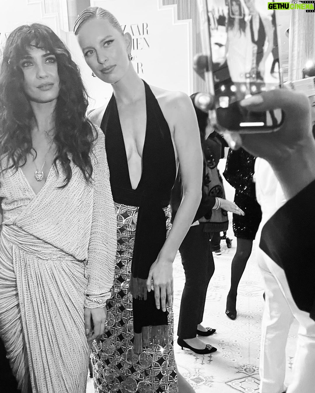 Tuba Büyüküstün Instagram - Thank you for this amazinggg night @harpersbazaarturkiye ✨❣️ was unforgetable.. The Peninsula Istanbul