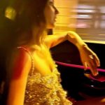 Tuba Büyüküstün Instagram - A Valentino night..🍾✨ @maisonvalentino #nightphotography #valentino #streetphotography #paris #pfw #parisfashionweek #silver #davet #işbirliği
