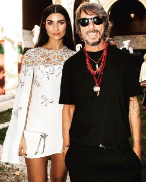 Tuba Büyüküstün Instagram - There is always a beautiful story with you 🤍 @maisonvalentino @pppiccioli @valentino.beauty #pfw #paris #valentino #photography #white 
Styled by dear @inankirdemir ✨ make up by @juanbavaldi

#davet #işbirliği