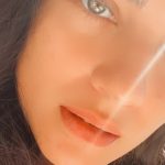 Tuba Büyüküstün Instagram – Bir yaz daha bitiyor
Gökyüzü bulutlandı
Dalgalar yorgun, ağır
Kıyıda soluklanırlar gibi