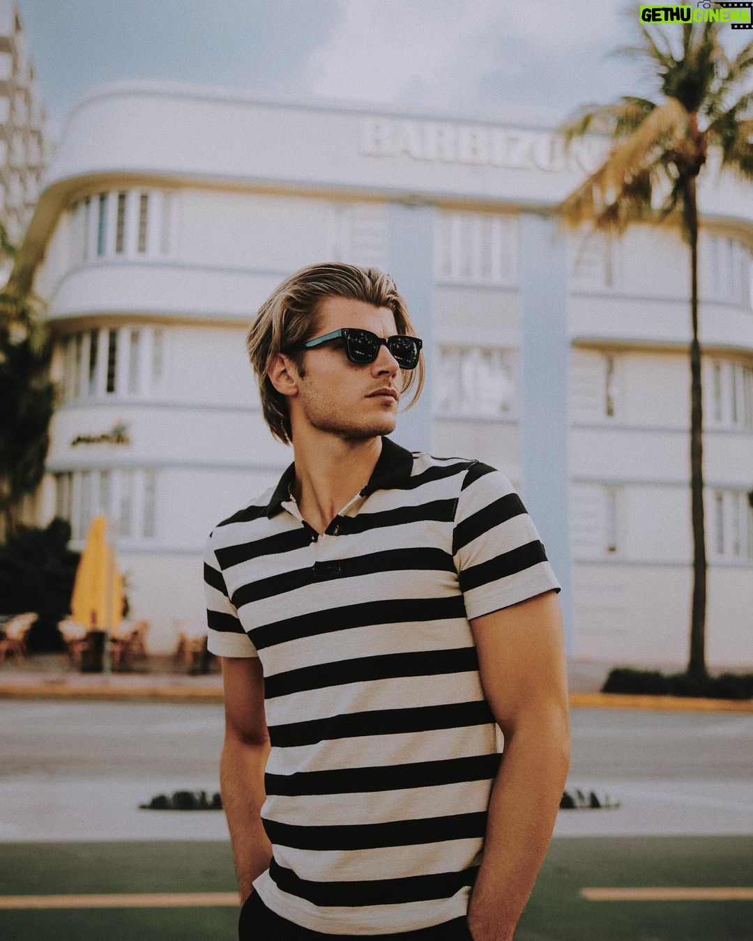 Twan Kuyper Instagram - Look both ways 🤪 📸 @mvphotographer