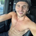 Twan Kuyper Instagram - Sunday still have to get it in. We're on day 55 of the 75 day challenge can't be happier with the result of staying discipline ❤️ #loveyourself