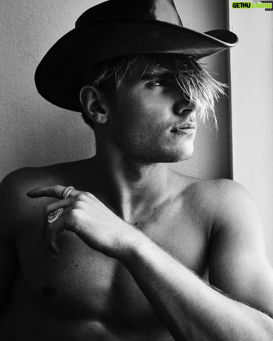Twan Kuyper Instagram - I'll do whatever I want!