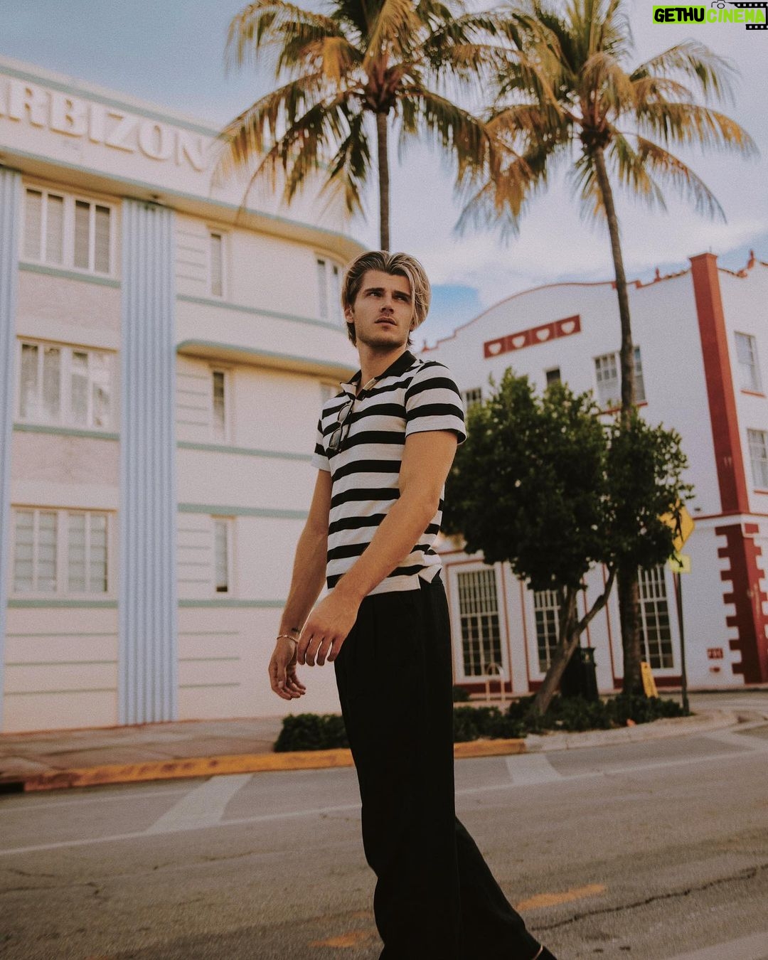 Twan Kuyper Instagram - Look both ways 🤪 📸 @mvphotographer