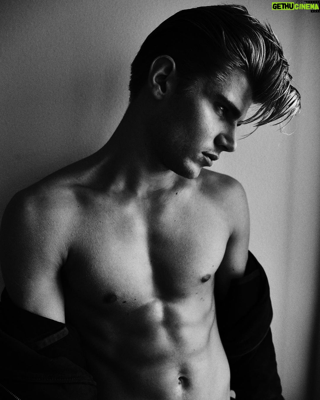 Twan Kuyper Instagram - I'll do whatever I want!