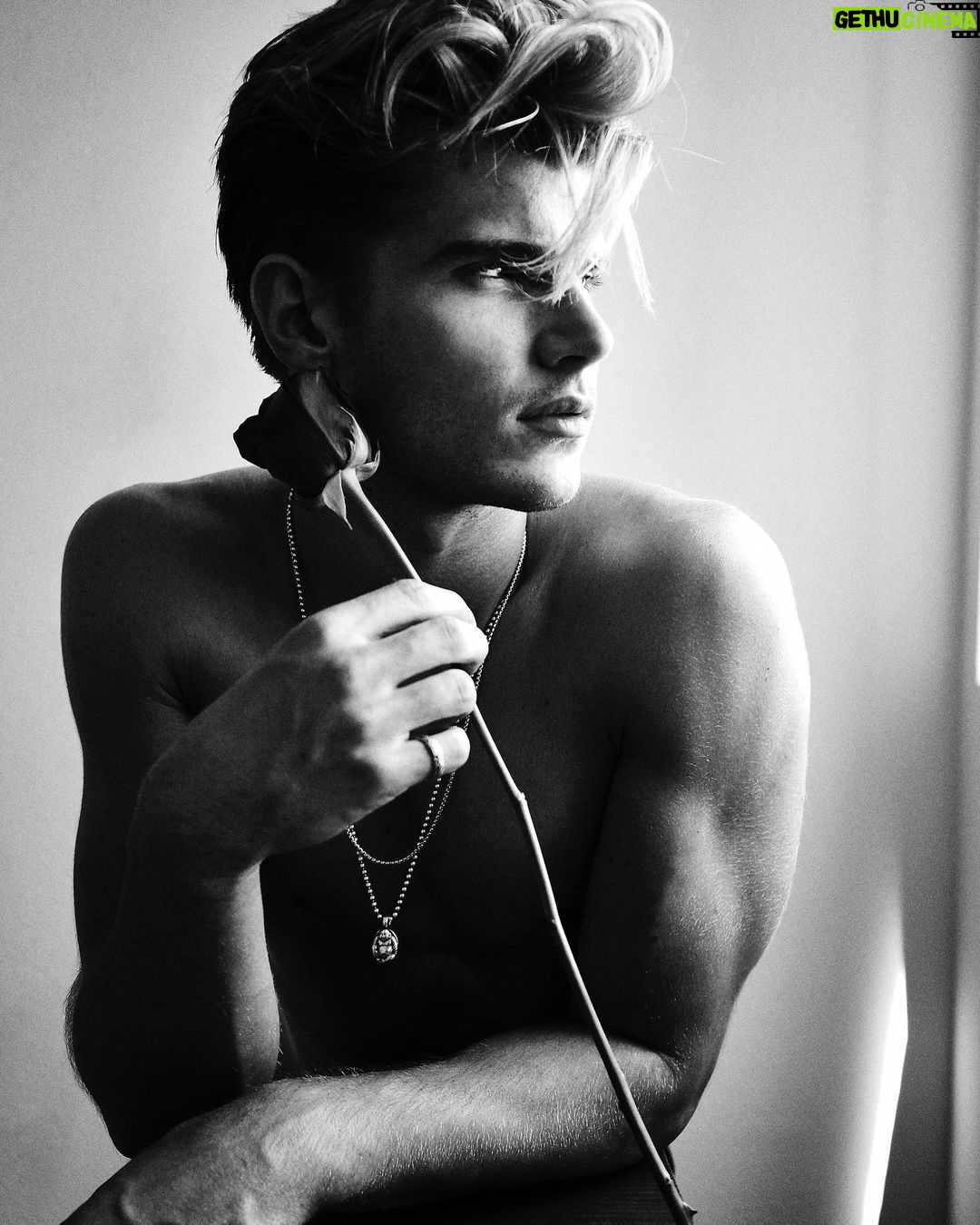 Twan Kuyper Instagram - I'll do whatever I want!