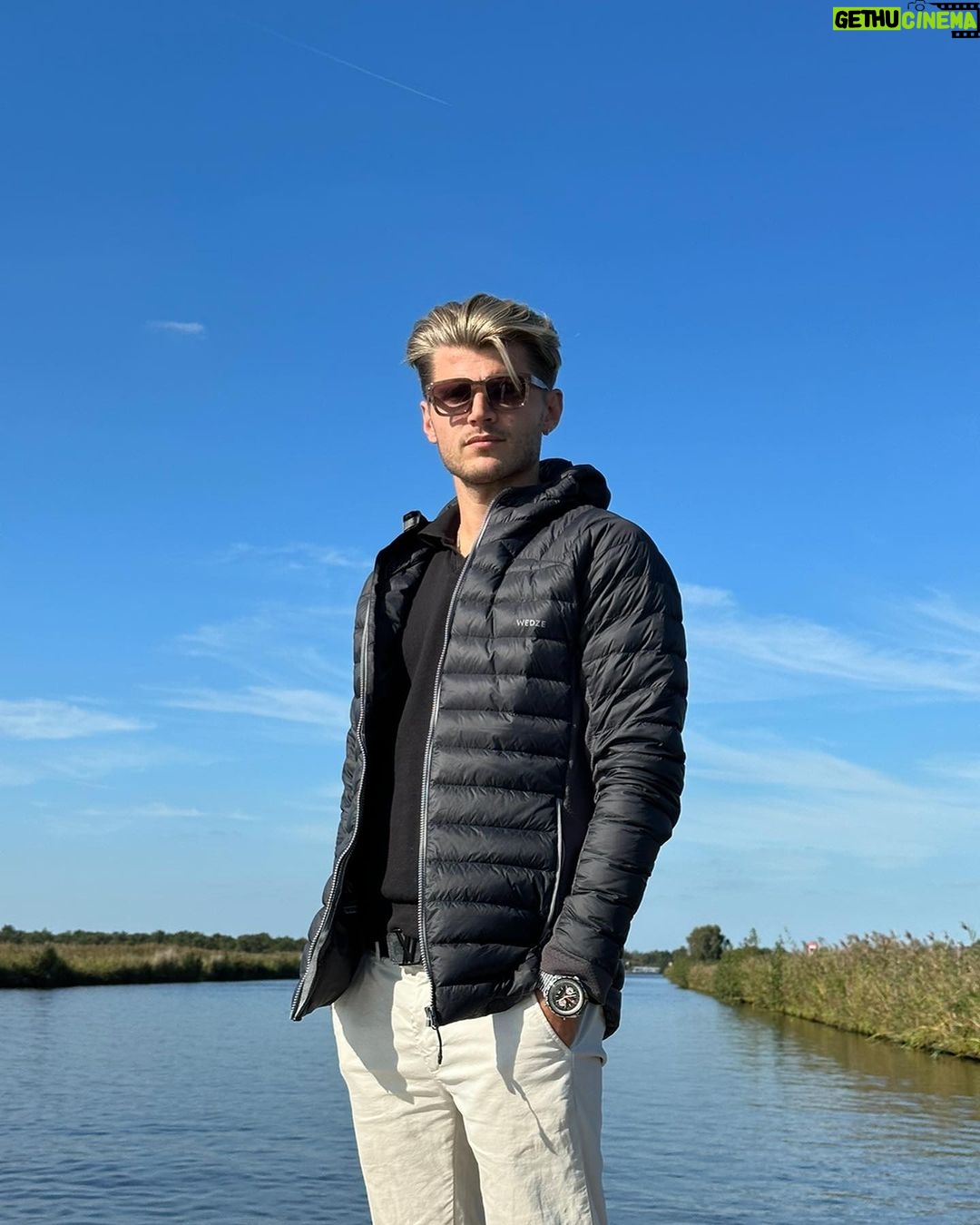 Twan Kuyper Instagram - Life always has ups and downs but whatever we face, I don't let one day go by without a smile on my face 🥹