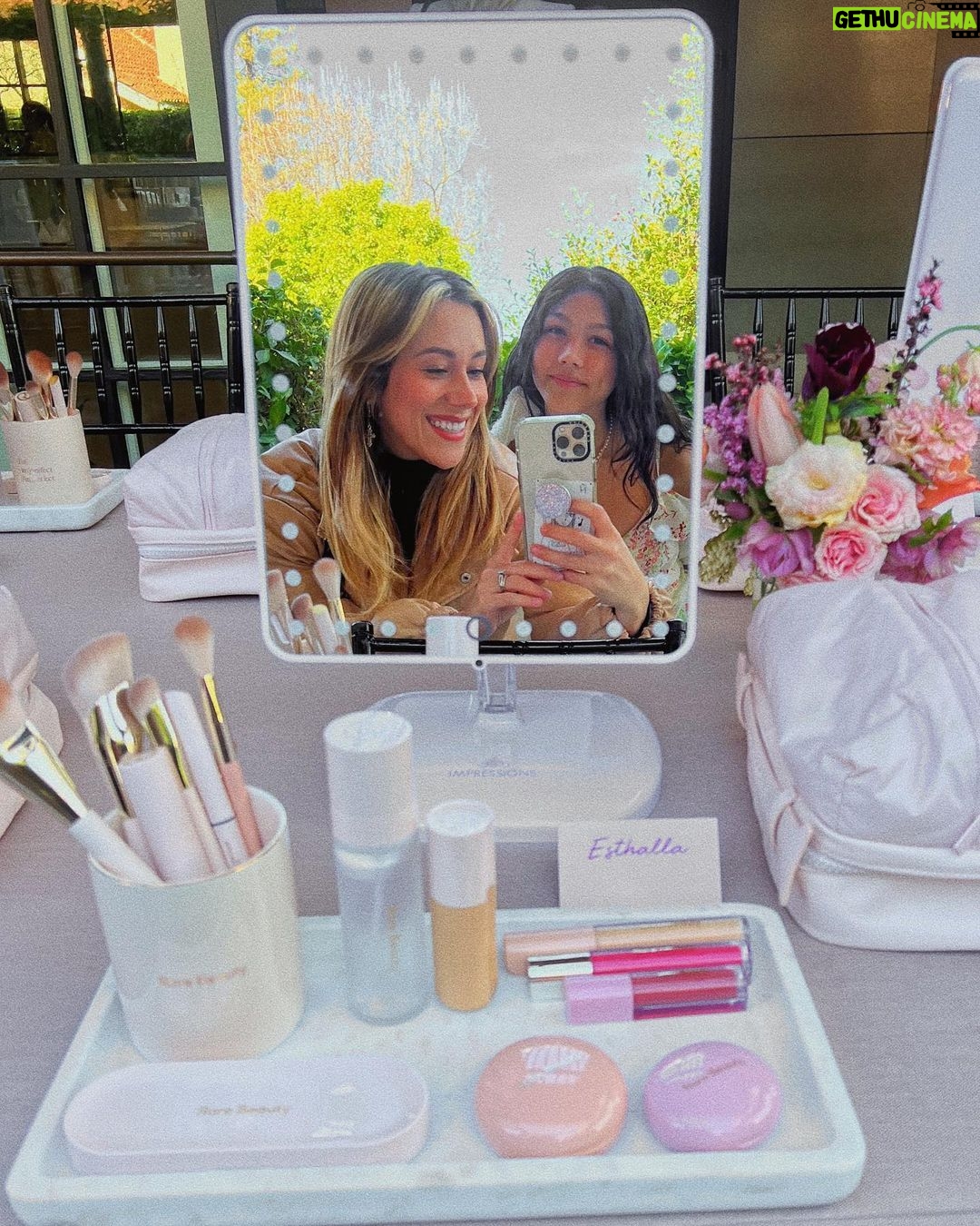 Txunamy Ortiz Instagram - Thank you @rarebeauty & @selenagomez for inviting me to such a fun event celebrating women 💕 #internationalwomensday #rarebeauty #youareenough