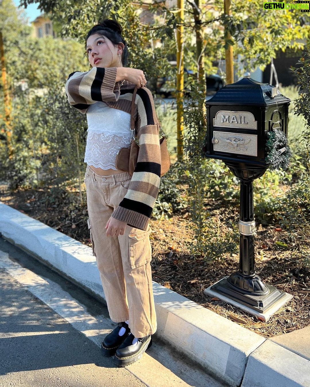 Txunamy Ortiz Instagram - I need travel ideas 🤍