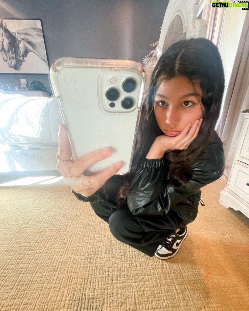 Txunamy Ortiz Instagram - Mirror mirror on the wall…