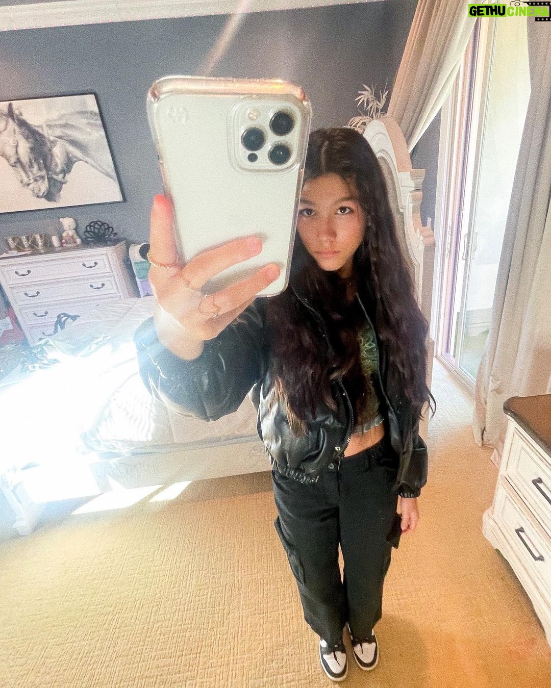 Txunamy Ortiz Instagram - Mirror mirror on the wall…