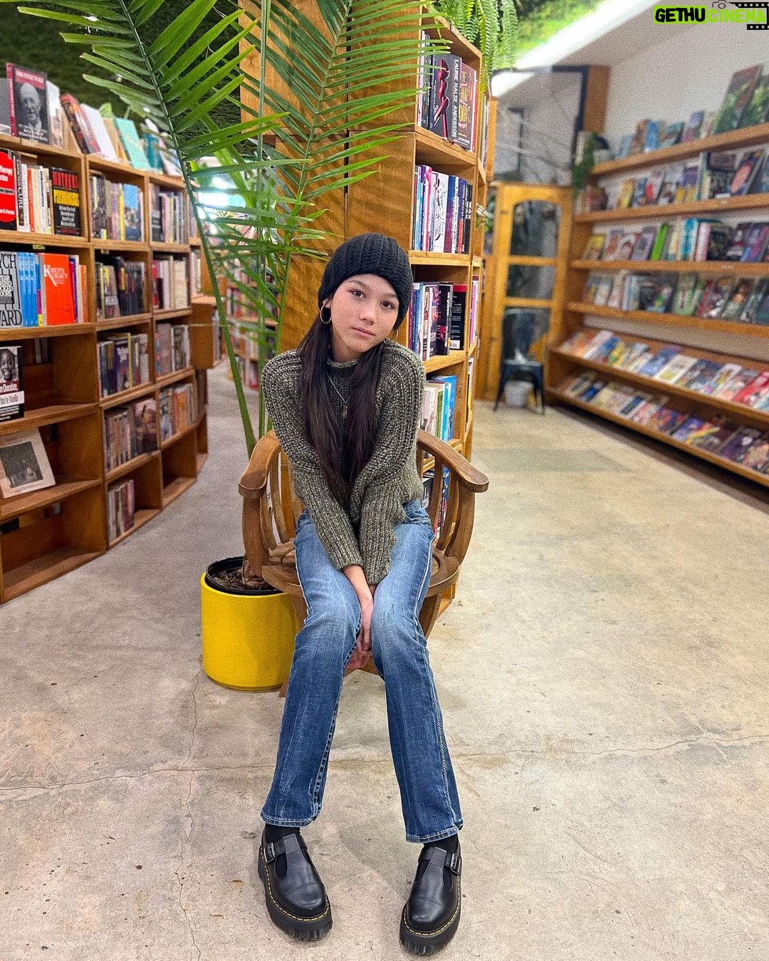 Txunamy Ortiz Instagram - Book findings π with the bestie π @joyful_gemma ps: I made the beanie for those of you wondering where itβs from π€