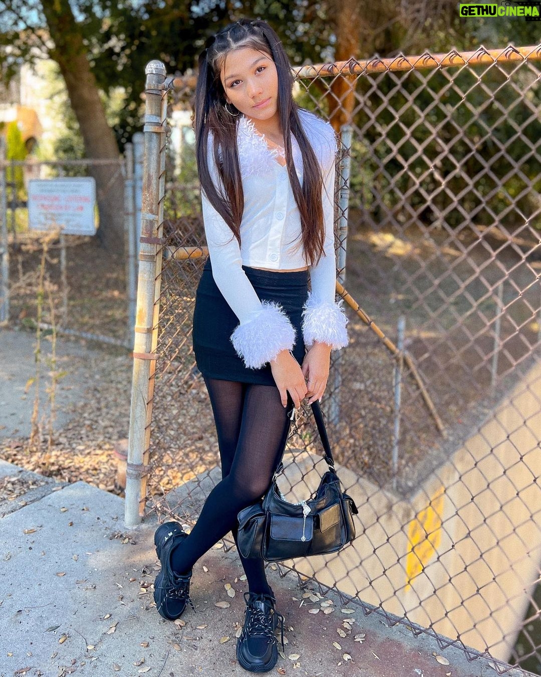 Txunamy Ortiz Instagram - skirt made by 🙋🏻♀️Currently learning to sew & I’m lovin it.