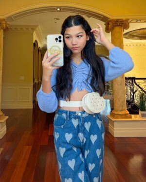Txunamy Ortiz Instagram - okay hear me out… i have this crazy idea to change my YouTube channel to vlogs mostly! i really want to share my everyday life with you all. I’ll be very active on there. Comment what you think 💭