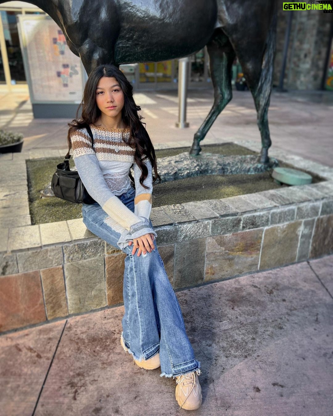 Txunamy Ortiz Instagram - Something is 🆙 🤍