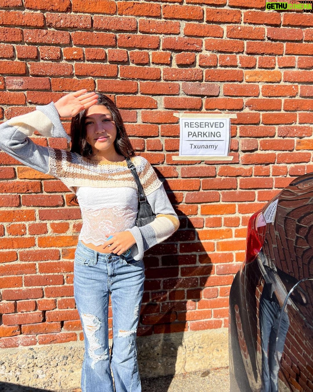 Txunamy Ortiz Instagram - Something is 🆙 🤍