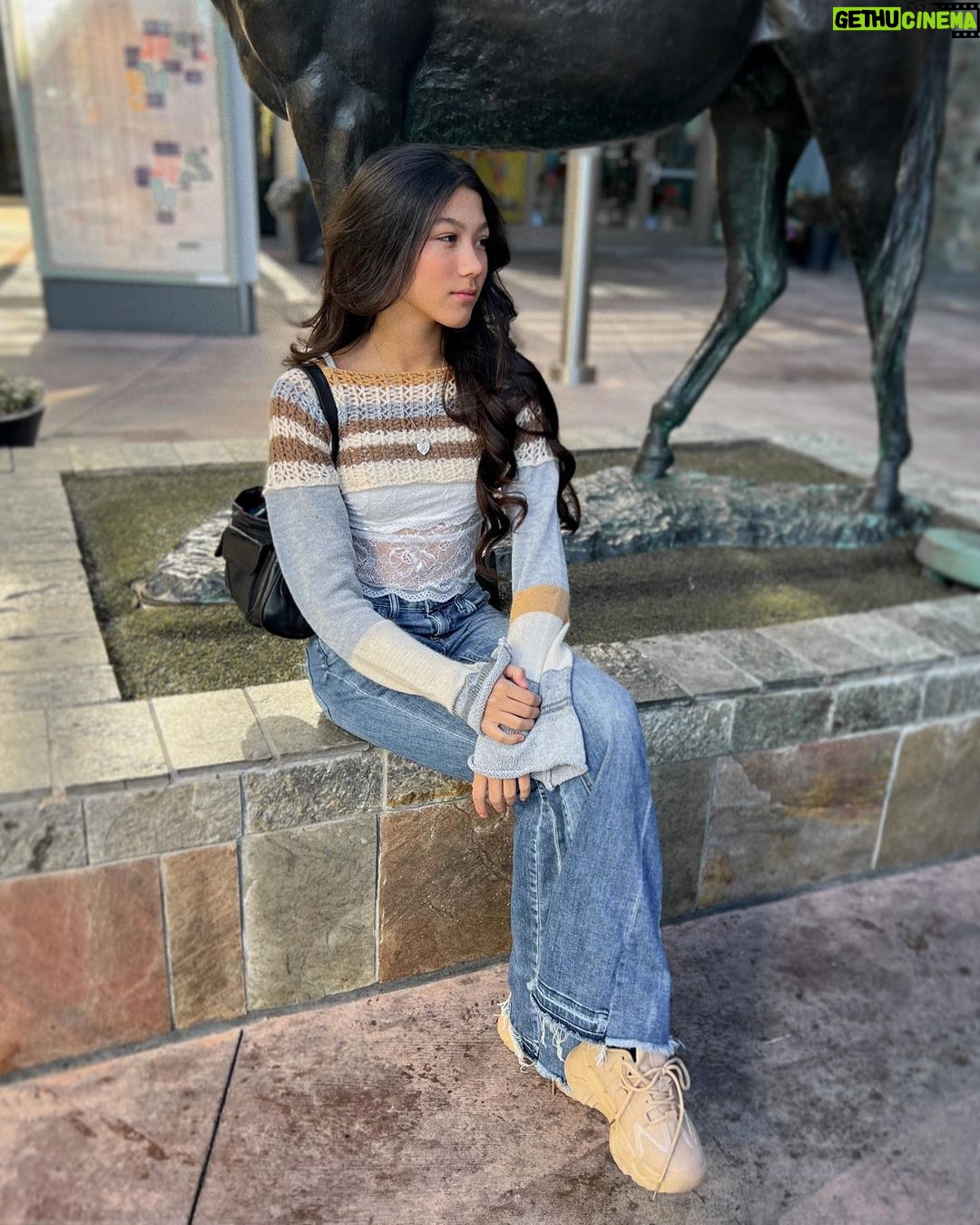 Txunamy Ortiz Instagram - Something is 🆙 🤍
