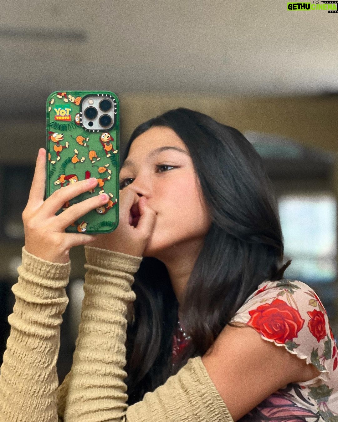 Txunamy Ortiz Instagram - stole my moms iphone for these pics 🥀
