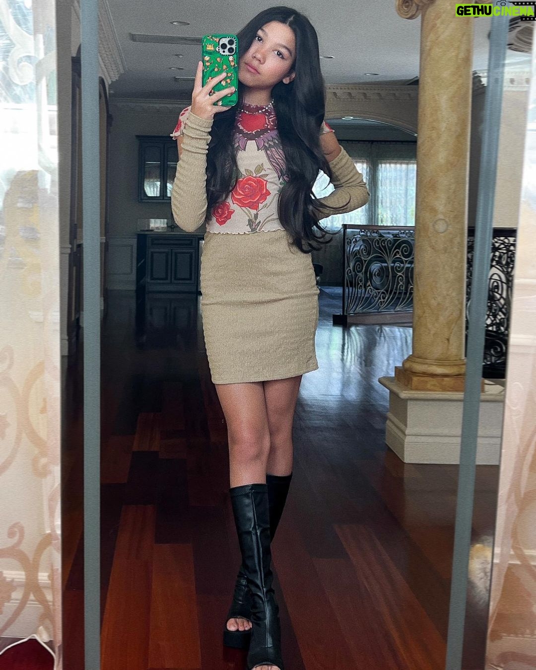 Txunamy Ortiz Instagram - stole my moms iphone for these pics 🥀