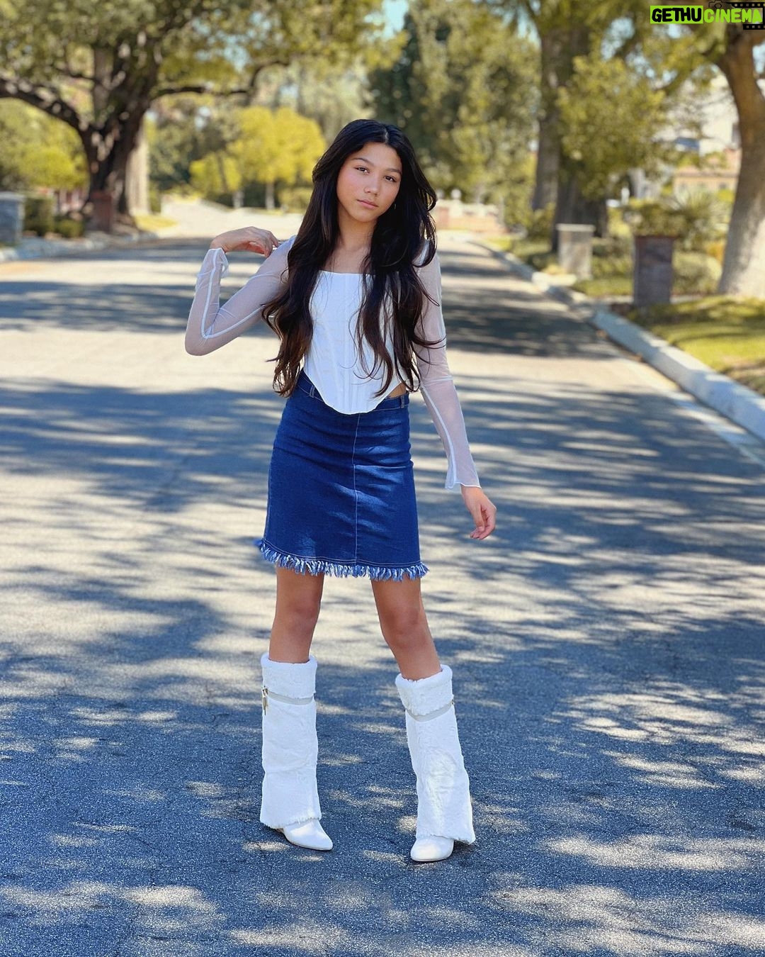 Txunamy Ortiz Instagram - π«ΆπΌ comment ur fav time of year, mine is currently Halloween π
