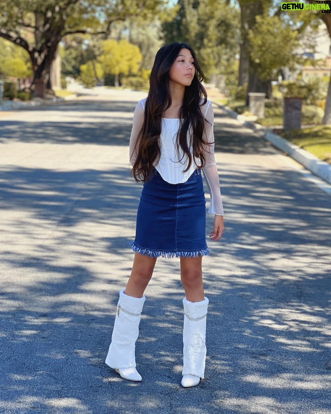Txunamy Ortiz Instagram - π«ΆπΌ comment ur fav time of year, mine is currently Halloween π