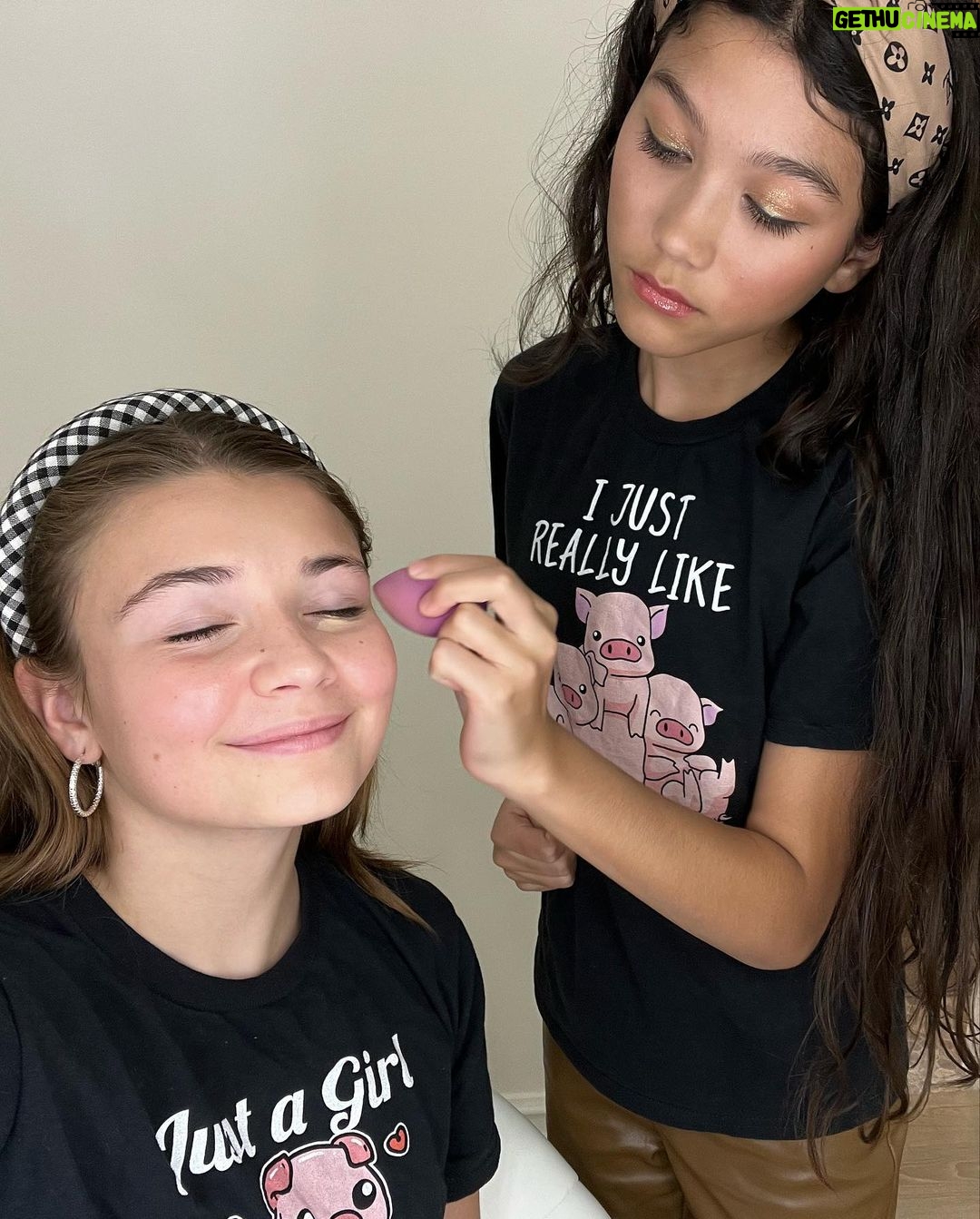 Txunamy Ortiz Instagram - Comment what our shirts say 🫶🏼 I’m going to be dming a few of you guys who comment! @joyful_gemma